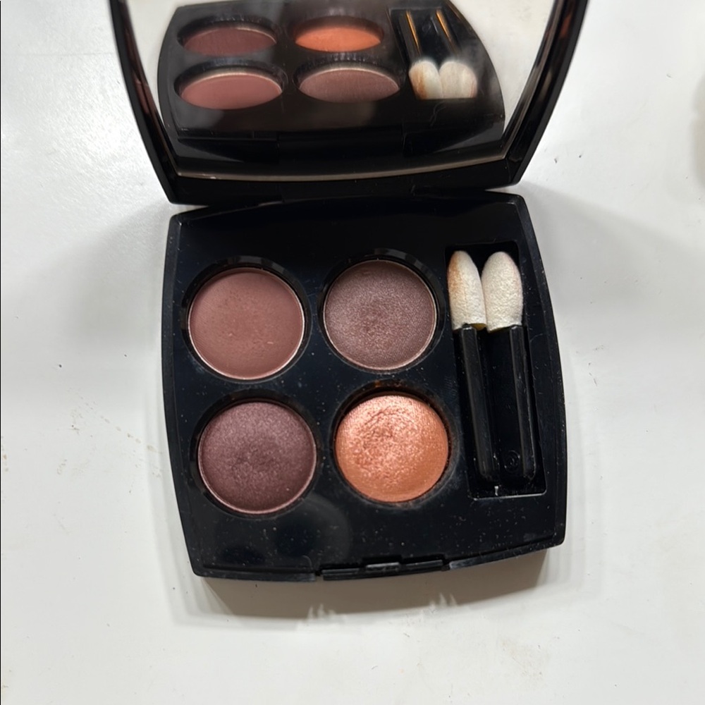 CHANEL Brown and Orange Eyeshadow Palette